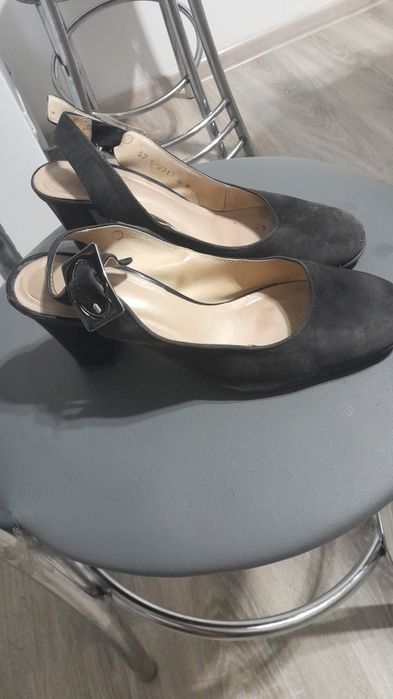 Продам туфли  размеры 37