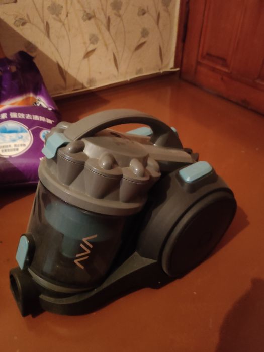Продам рылесос AVA