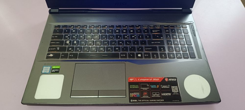 MSI gaming Noutbook 32 ram 2,5 TB SSD 6 GB Videokarta 17,3 monitor