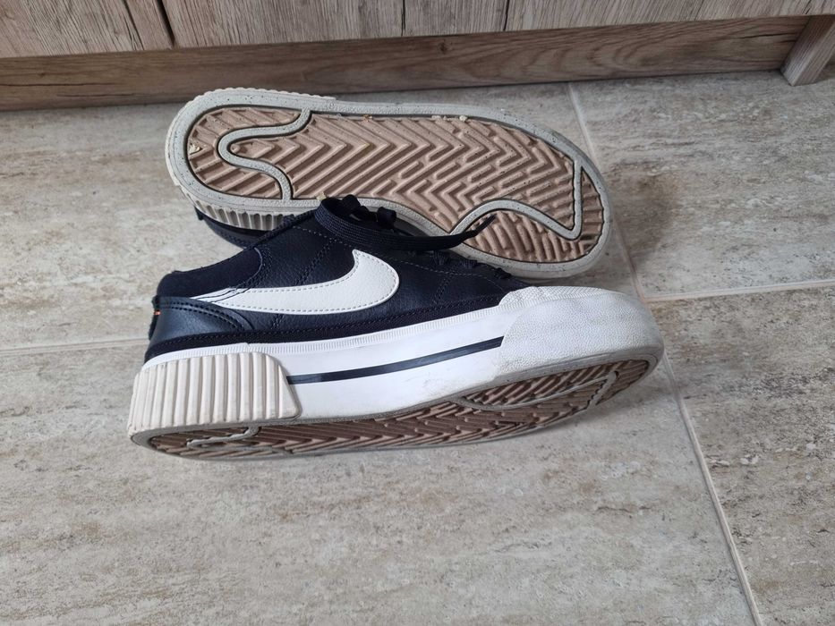 Дамски маратонки Nike