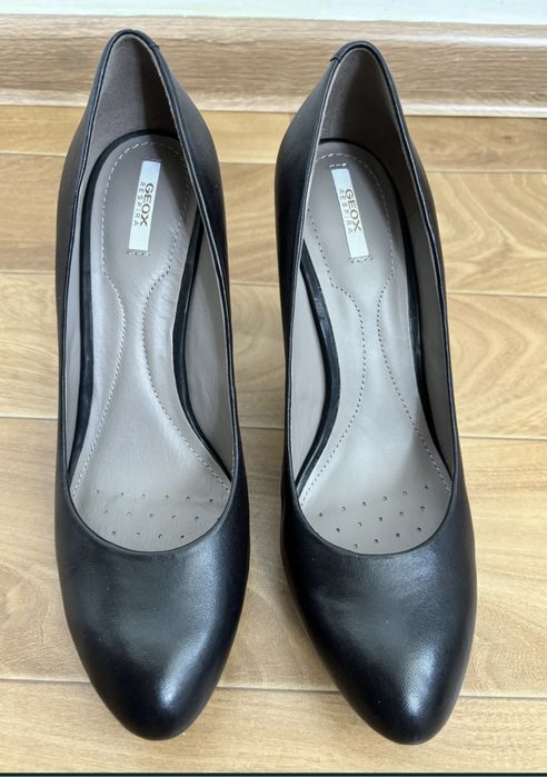 Кожаные женские туфли