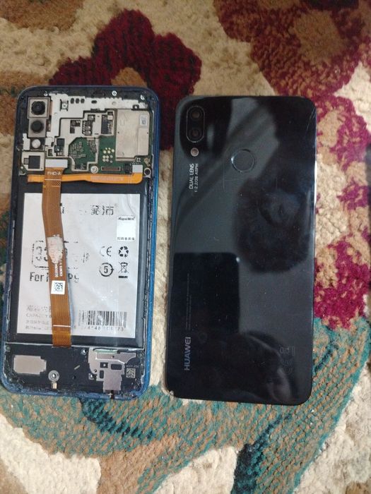 Продаю 2 бу телефон 1 не работает