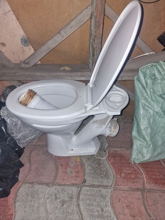 Унитаз  без бачка