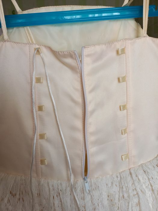 Продам платье красивое