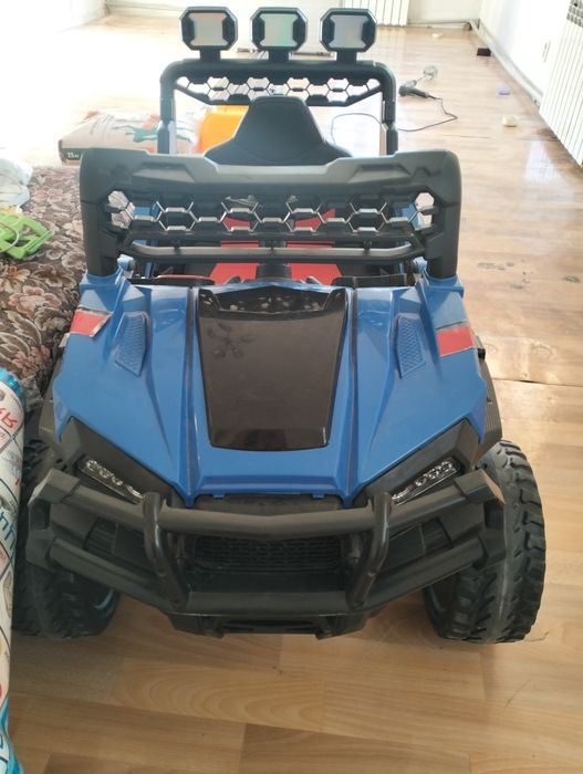 Продам детскую машинку