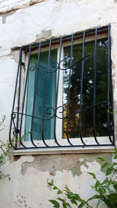 Решетки на окна от 14000.