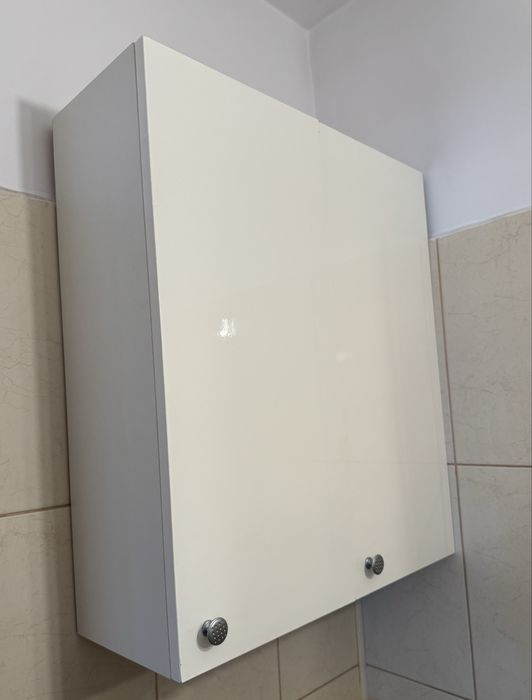 Dulap baie suspendat, alb, cu rafturi