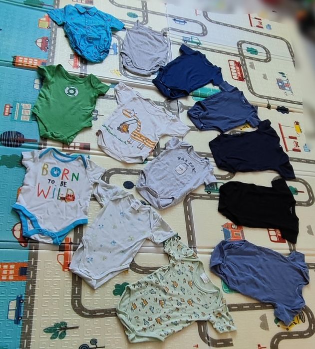 Lot body-uri bebeluși 74, mânecă scurtă – 13 buc.