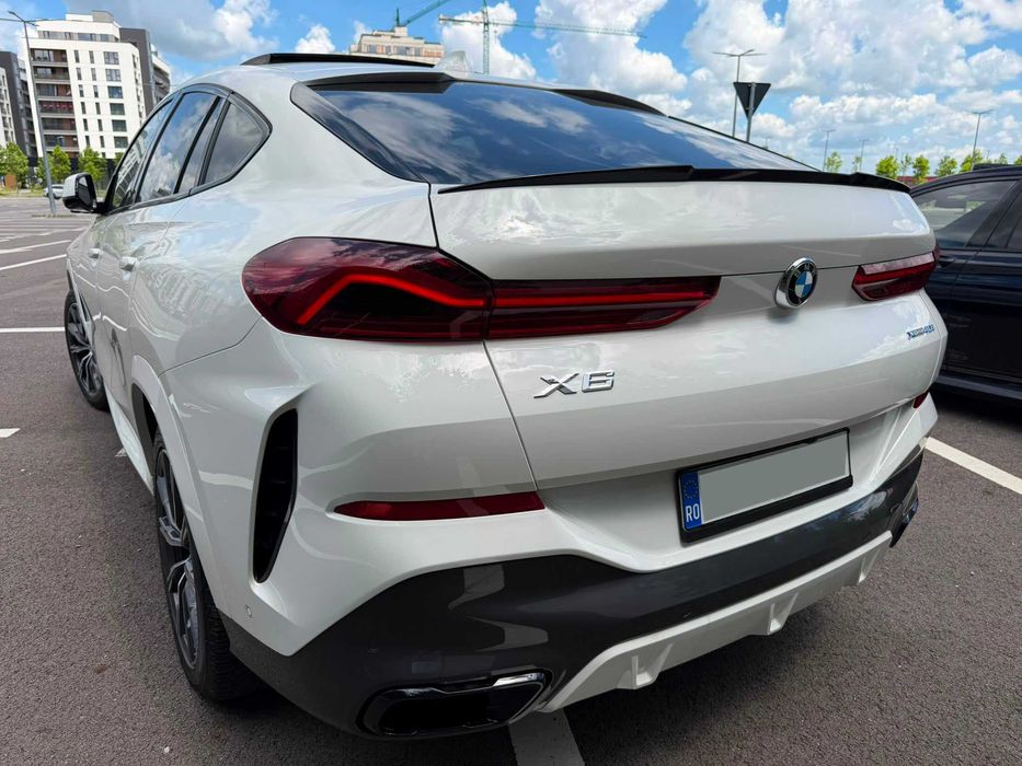 BMW X6 40i M pack / Panoramic / Soft close