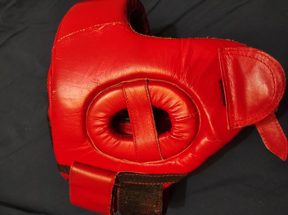 Продам шлем для бокса ,каратэ