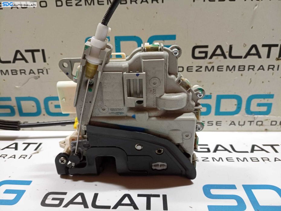 Incuietoare Broasca pentru Usa Portiera Dreapta Fata Audi A4 B8 2008 - 2015 Cod JA6-8J1-837-016-C JA68J1837016C [M6405]