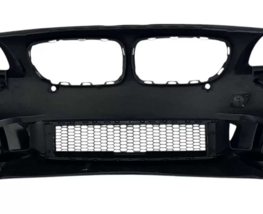 Предна M-Tech дизайн броня БМВ BMW 2014+ F10 / F11 с отвори парктроник