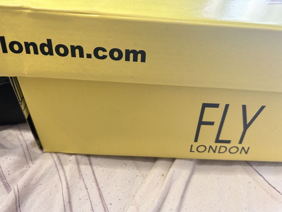 Сандали Fly London