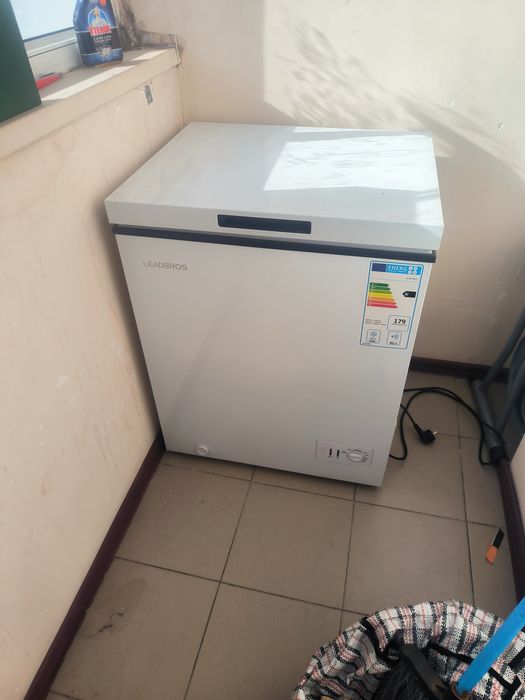 Продам морозильник