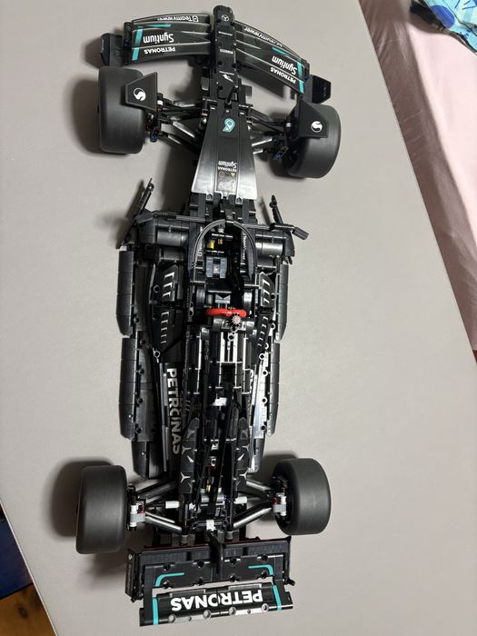 Продавам Lego Technic  42171 Mercedes F1
