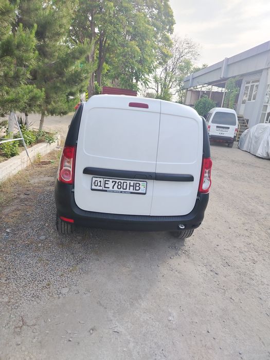 Lada Largus 3500