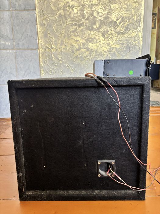 Продам сабвуфер.