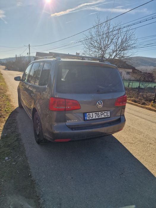 Vând vw touran 1.6 2012