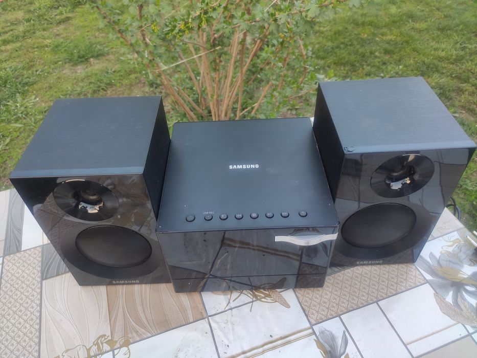Музыкальный центр Samsung MM-E320
