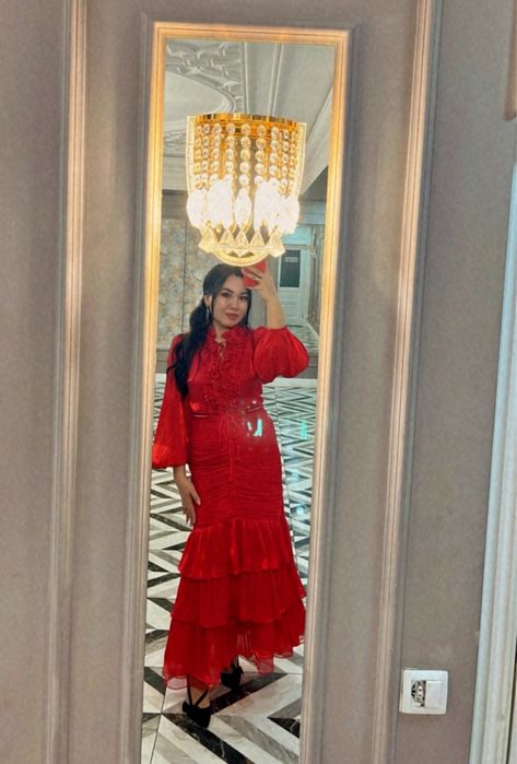 Платье красный размер М