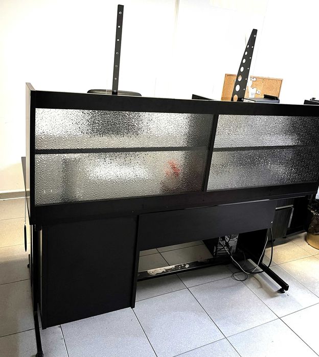 Офис бюро за каса или рецепция с касово чекмедже + контейнер и подарък