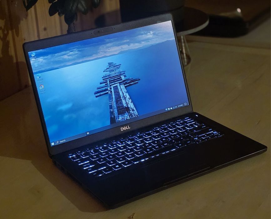 Ultrabook Dell i7 8th 4.8GHz 8CPUs 16GB RAM NVMe 500GB
