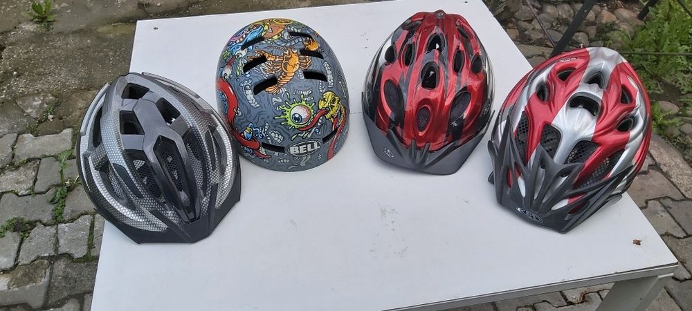 Vand casti de bliciclete