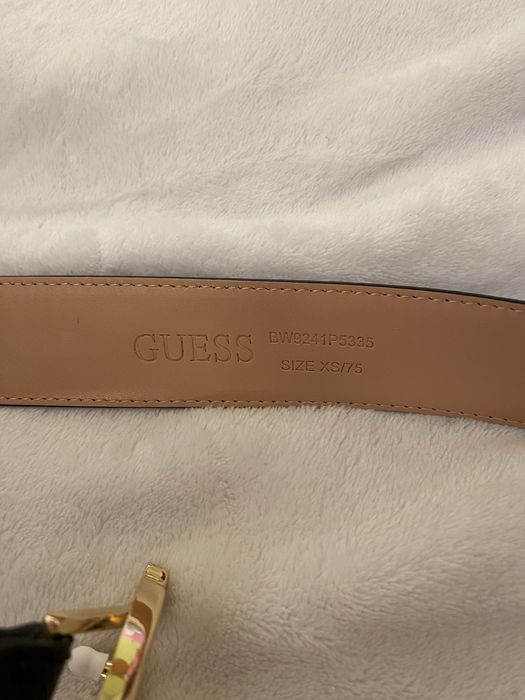 Чисто нов колан Guess