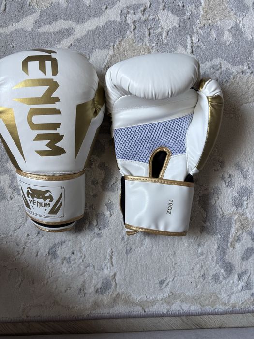 Боксёрские перчатки