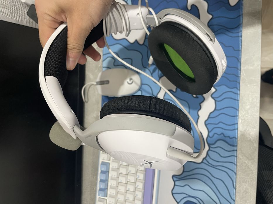 Продам игровые наушники hyperx cloud stinger