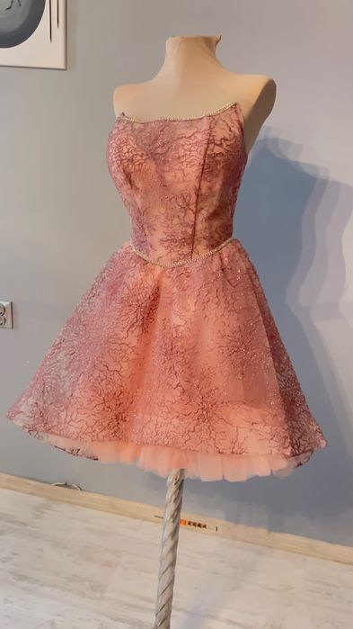 Булченски и абитуриенски рокли