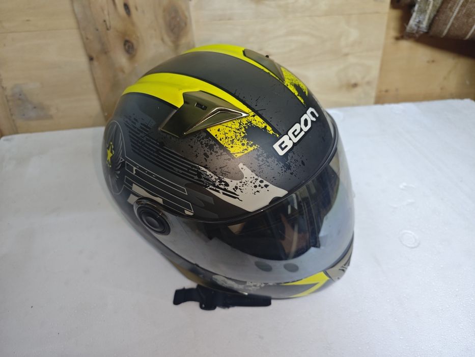 Продам мотоциклеиный шлем