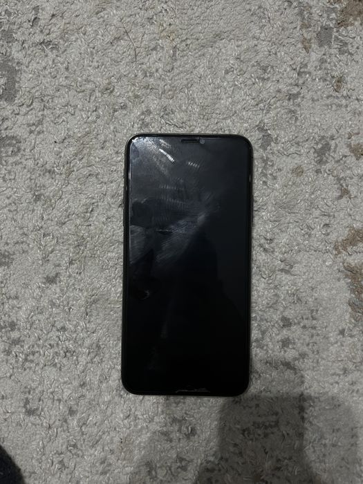 Айфон 11 про макс.