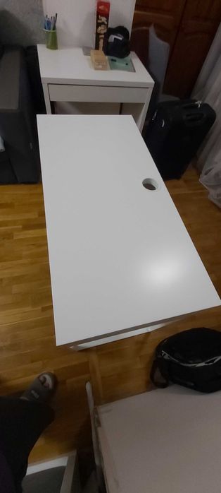 Письменный(Компьютерный) стол IKEA MICKE (Микке), Белый.