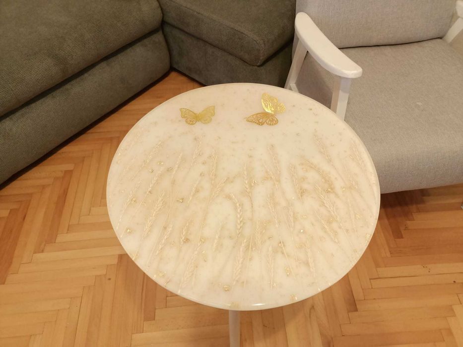 masuta cafea din lemn si rasina