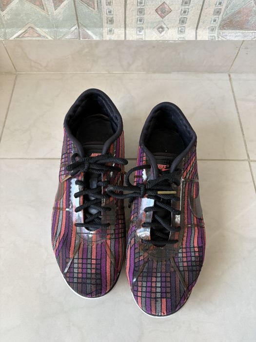 Маратонки Nike, р-р 40, отговарят на 39