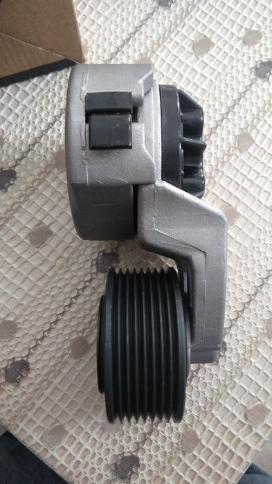 Натяжитель ремня двигатель Cummins С8.3