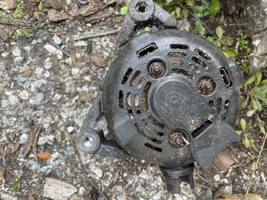 Компресор климатик  и динамо - алтернатор за volvo v50 s40 1.6 hdi