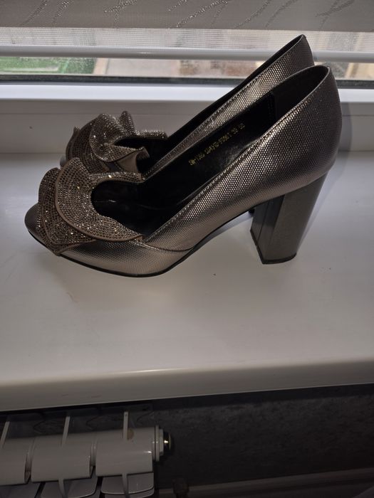 Продаю новые обуви