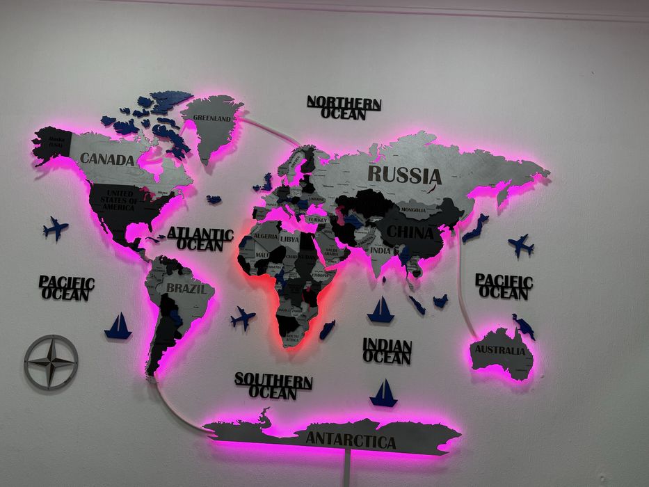 Карта  мира светящаяся  3 D