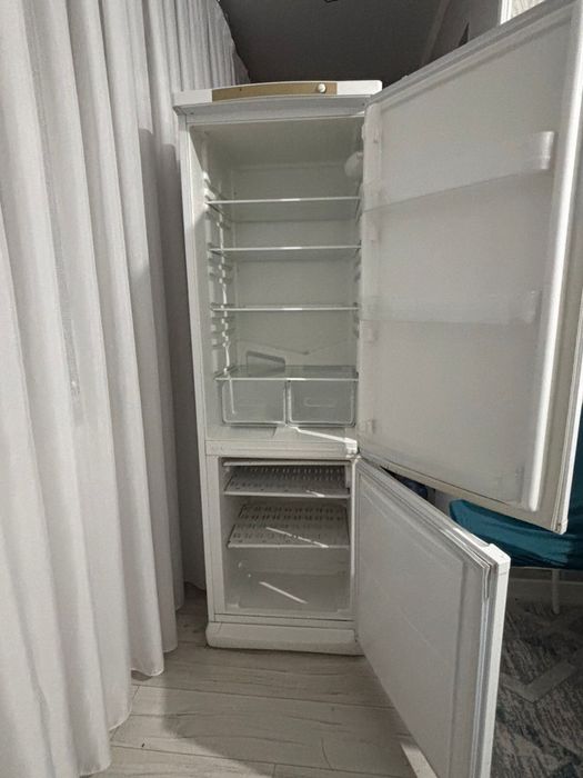 Холодильник Indesit б/у