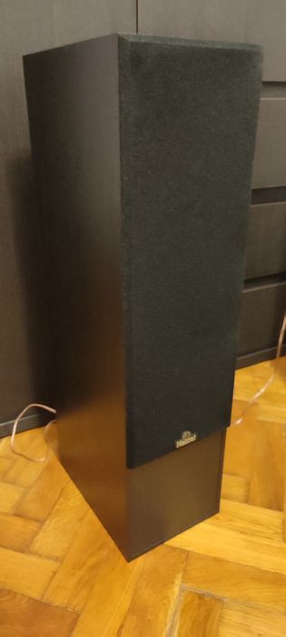 Boxe  Univeraslbox PAE 102 sau Magnat Media 100