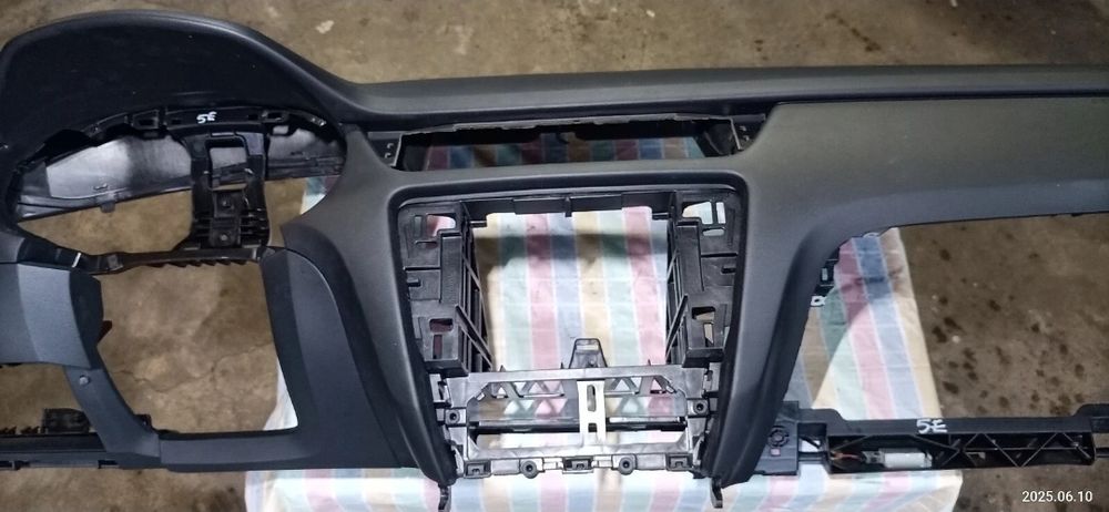 Plansa bord skoda Octavia 3