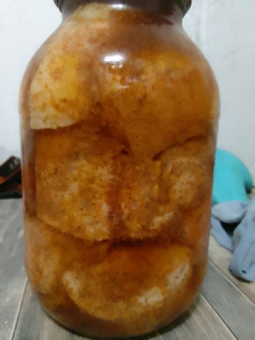 Сало в рассоле в банках