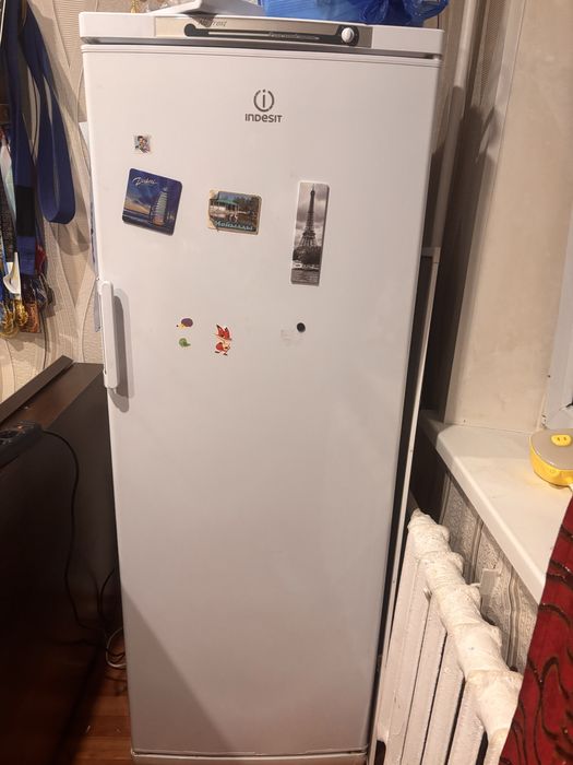 Продам морозильную камеру