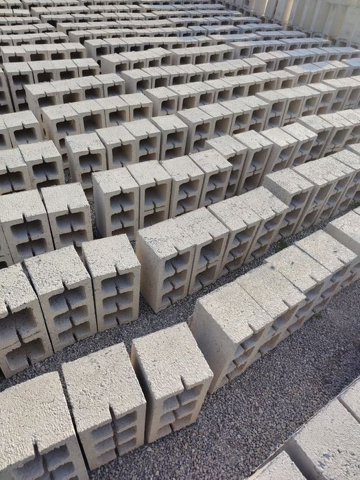 Shlakblok sotiladi