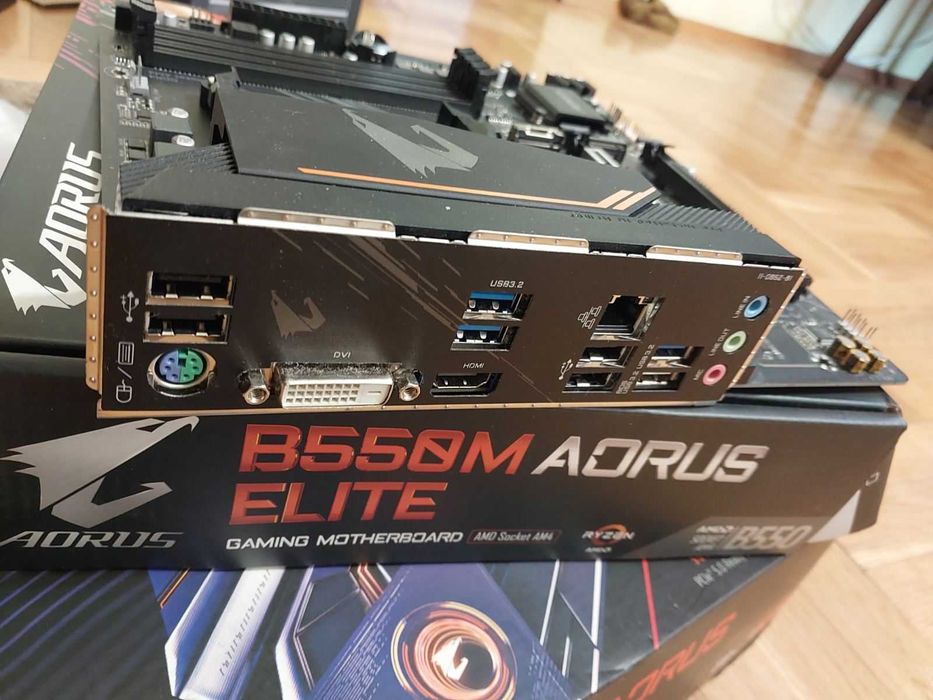AMD Ryzen 9 5900X + Gigabyte B550M Aorus Elite