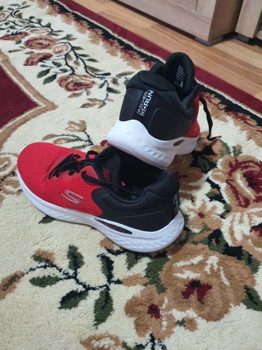 SKECHERS Unisex Adidasi