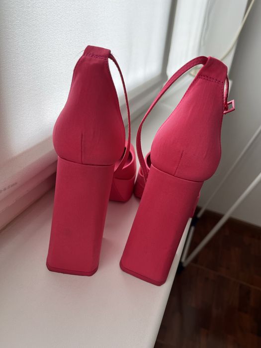 Pantofi cu toc si platforma zara