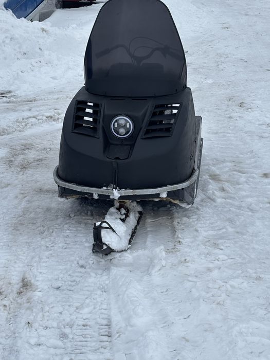 Продам снегоход буран